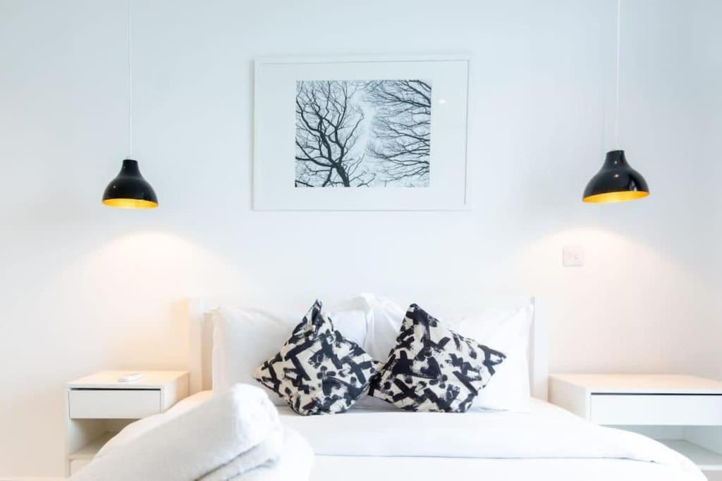 Cosy 2 Bed At Embassy Gardens Διαμέρισμα Άκρα Εξωτερικό φωτογραφία